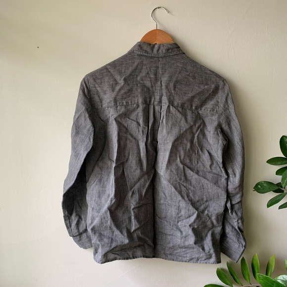100% Linen Button-Down Petite Top - Picture 2 of 5